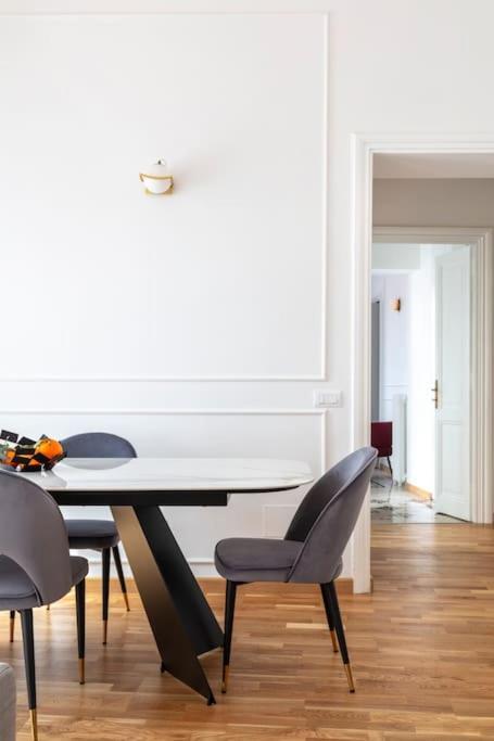 Sjr Luxury Apartment Trevi Fountain Rzym Zewnętrze zdjęcie