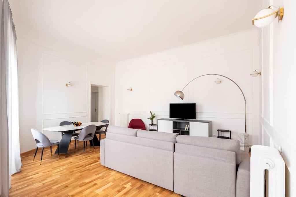 Sjr Luxury Apartment Trevi Fountain Rzym Zewnętrze zdjęcie