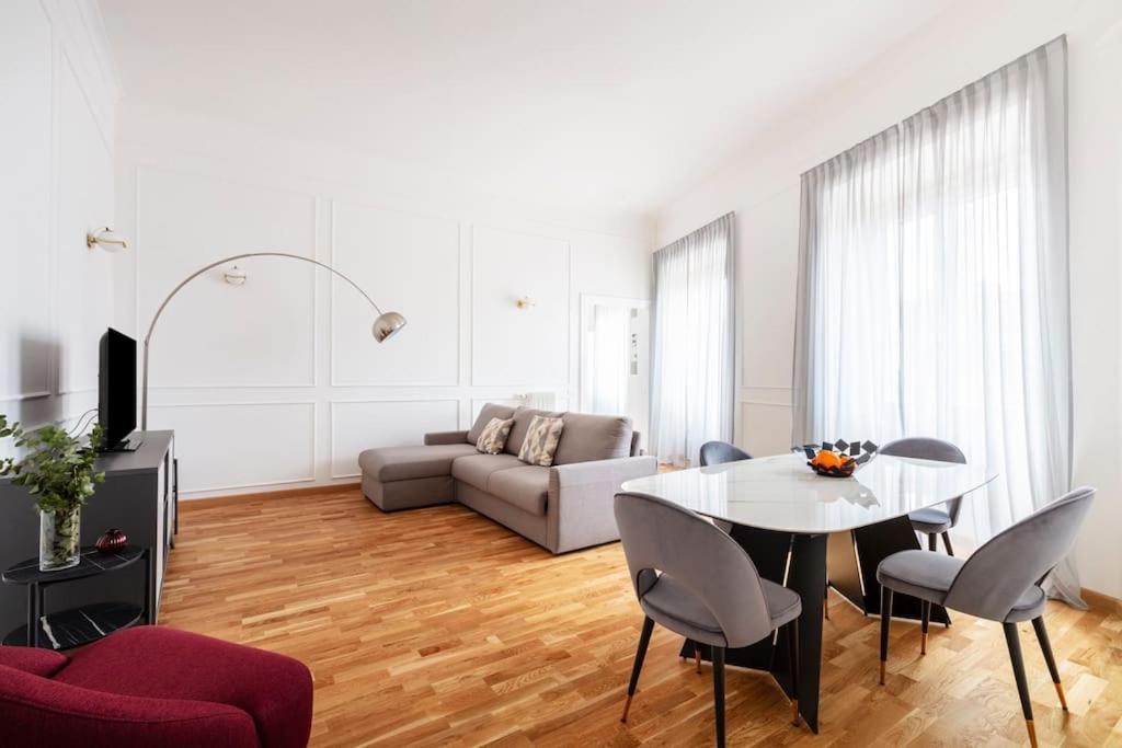 Sjr Luxury Apartment Trevi Fountain Rzym Zewnętrze zdjęcie